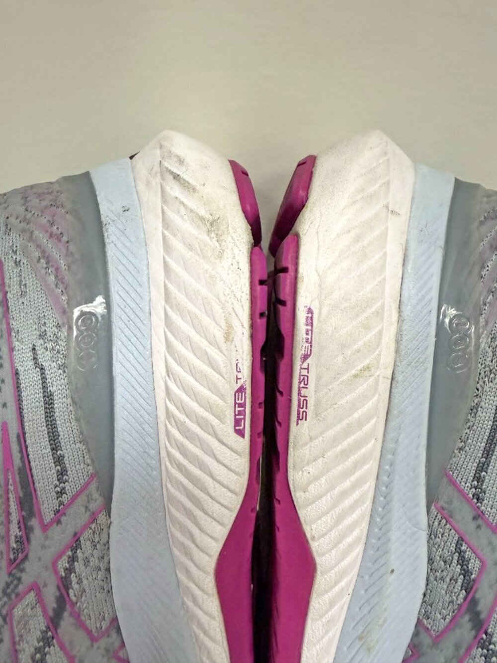 Asics Gel-Kayano 29 Running Shoes - Picture 8 of 10